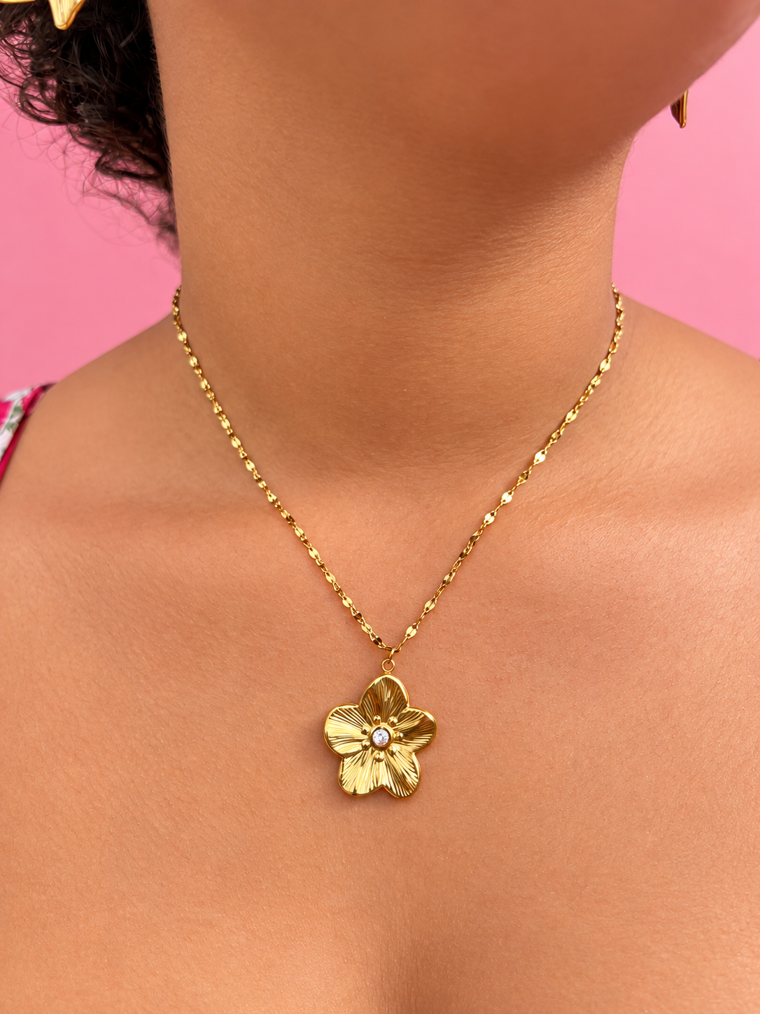 COLLIER ISHIKA